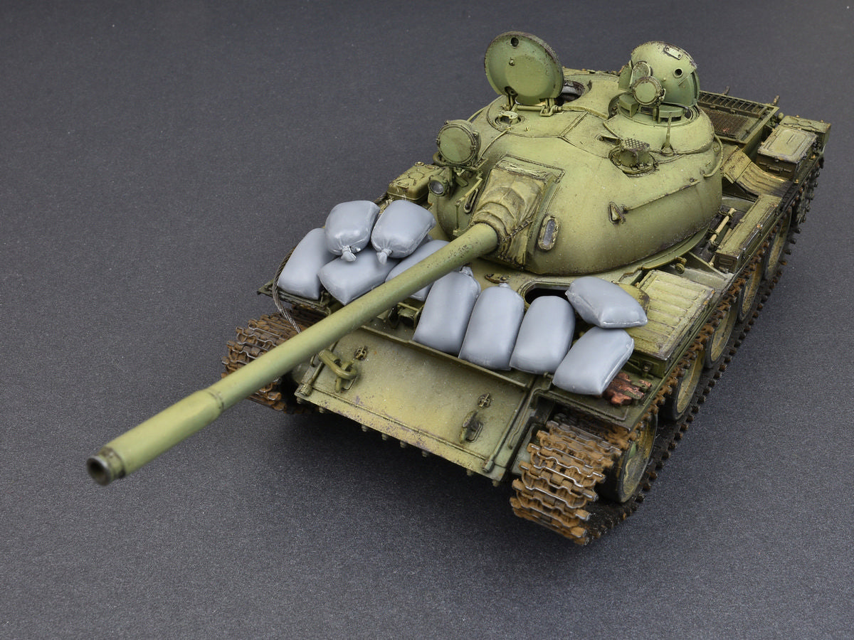 Miniart 1/35th scale Hessian Bags (Sand, Cement, Vegetables, Flour, Seeds etc)