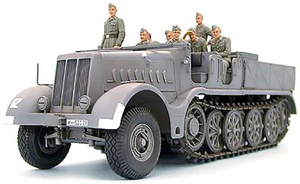 Tamiya 1/35th scale Schwerer Zugkraftwagen 19t (Sd.kfz.9) "Famo"