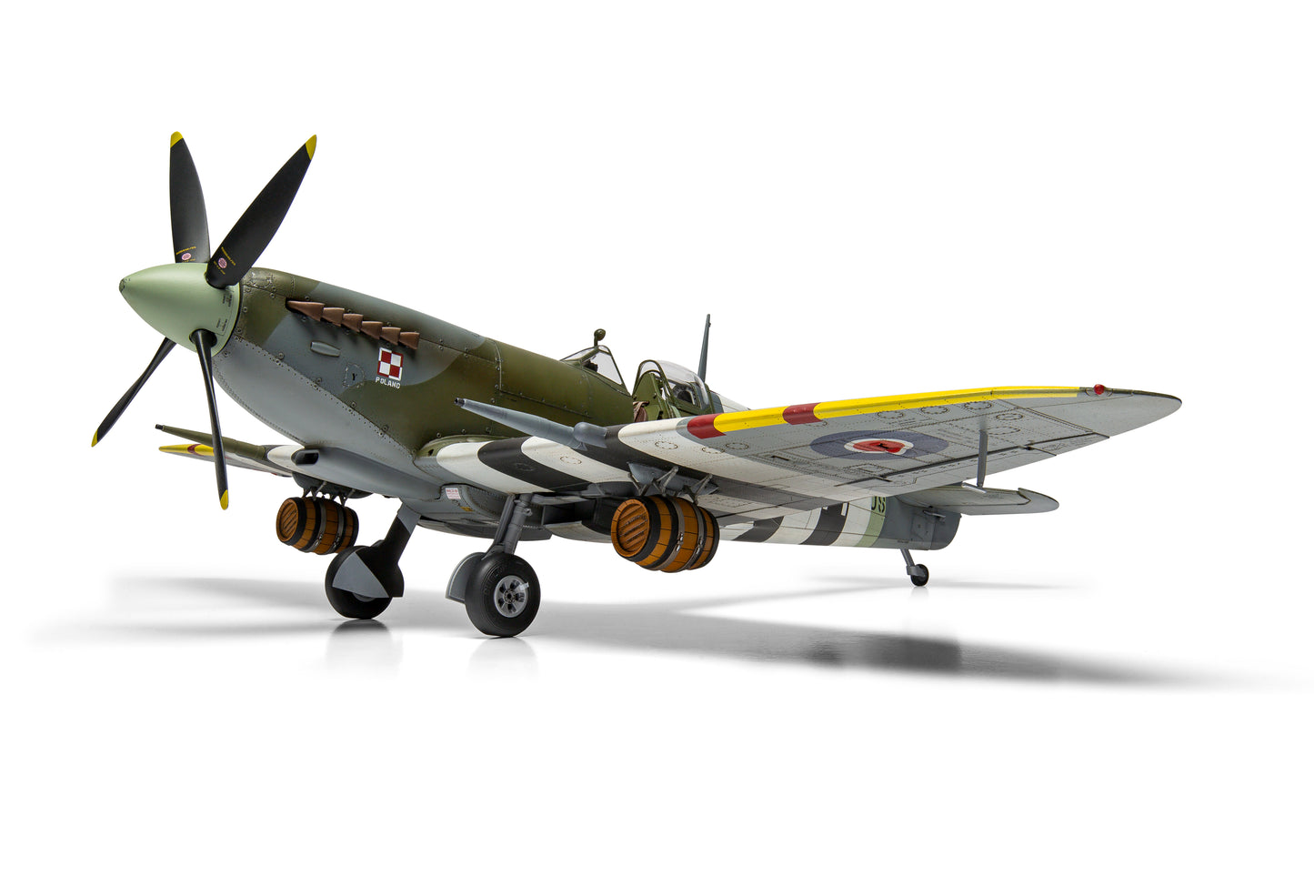 Airfix 1/24th scale Supermarine Spitfire Mk.IXc - The Flying Dray Special Edition with £20 Gift Voucher
