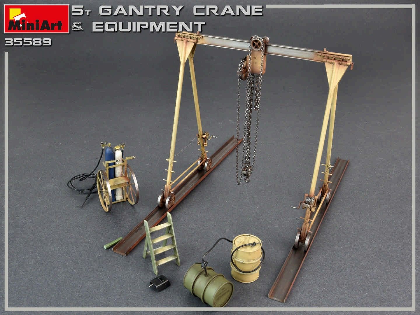 Miniart 1/35th scale 5 Ton gantry Crane & Equipment
