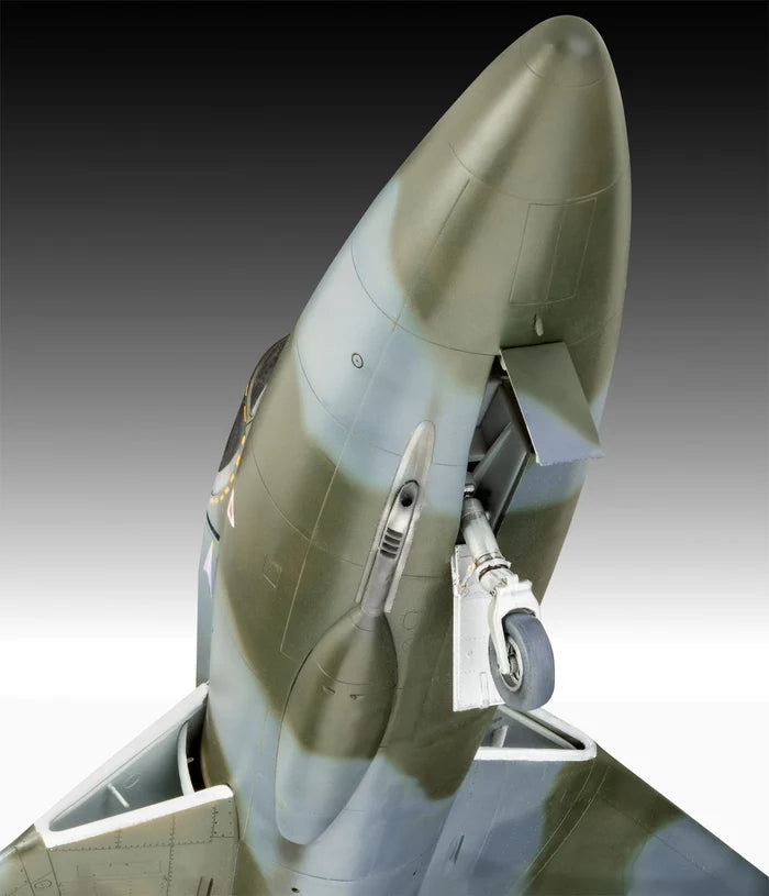 Revell 1/32nd scale Hawker Hunter T.7/T.7A