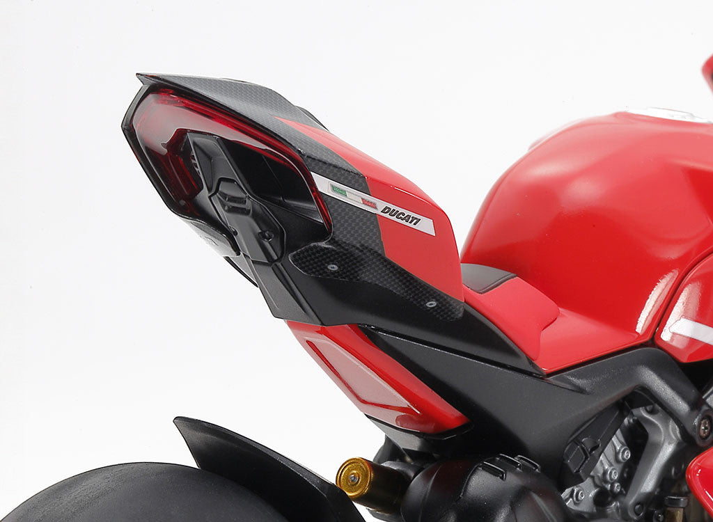 Tamiya 1/12 scale Ducati Superleggera V4 with Racing Kit