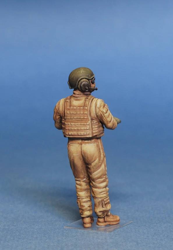 Miniart 1/35th scale USMC Tank Crew
