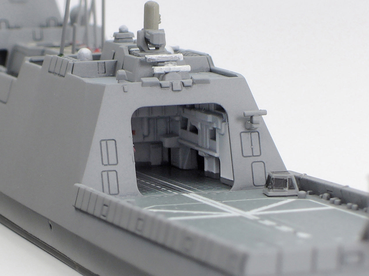 Tamiya 1/700th scale - JMSDF Defense Ship FFM-1 Mogami