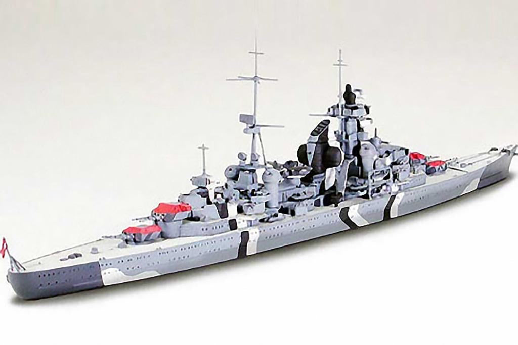 Tamiya 1/700th scale - German Heavy Cruiser Prinz Eugen
