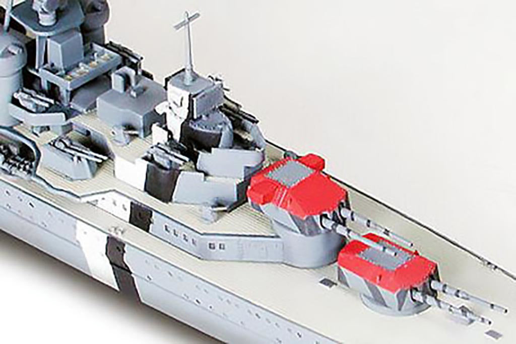 Tamiya 1/700th scale - German Heavy Cruiser Prinz Eugen