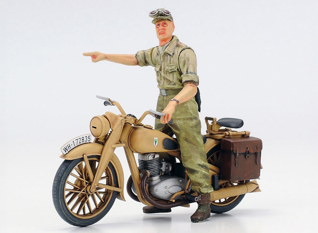 Tamiya 1/35th scale Sd.kfz.222 Leichter Panzerspahwagen (4x4) & Motorbike Afrika-Korps