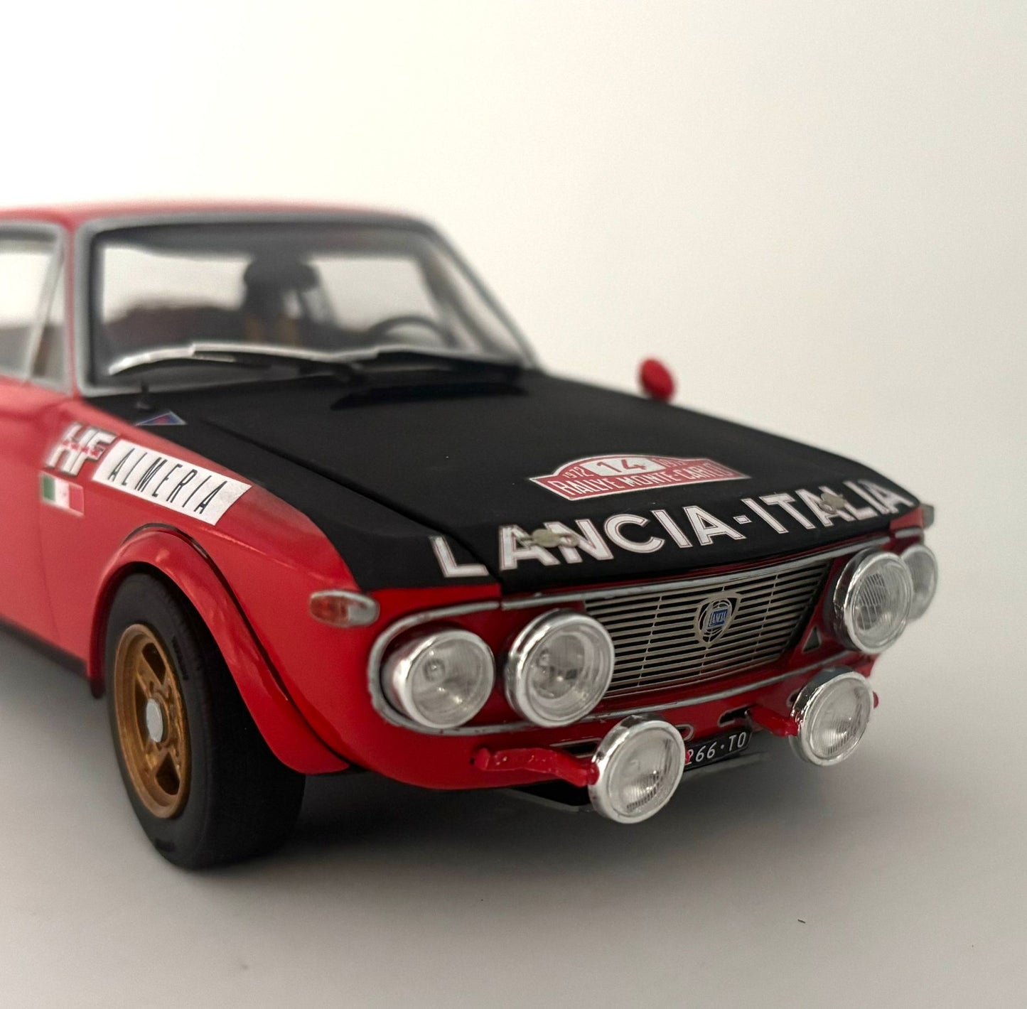 Italeri 1/24th scale Lanci Fulvia HF Rally Montecarlo 1972