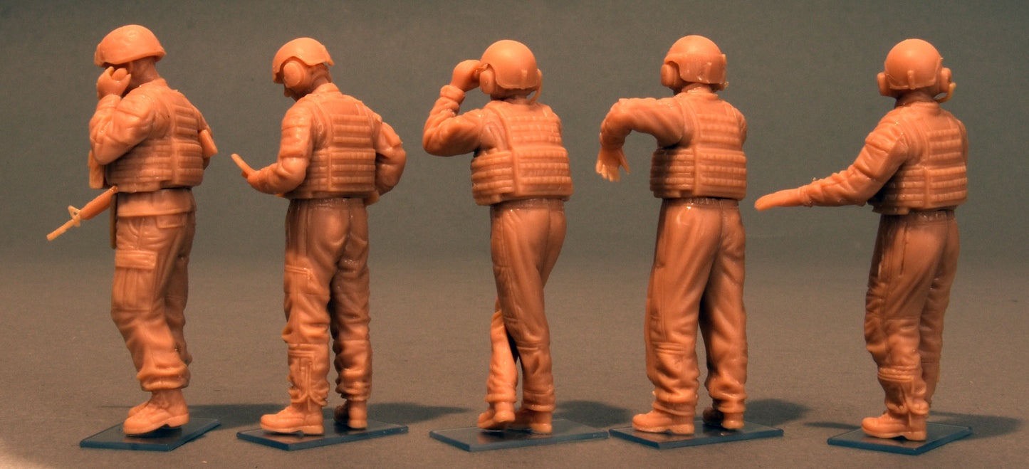 Miniart 1/35th scale USMC Tank Crew