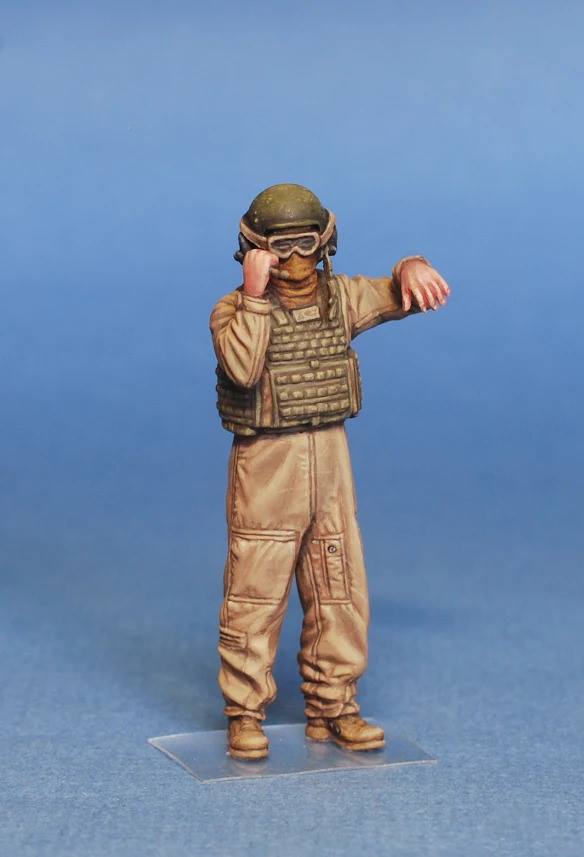 Miniart 1/35th scale USMC Tank Crew