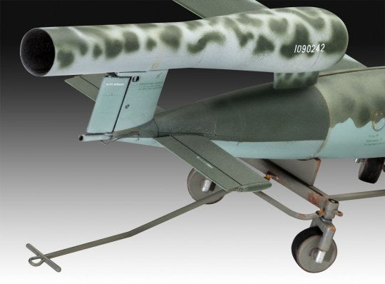 Revell 1/32nd scale Model Set Fieseler Fi103 A/B (V-1)