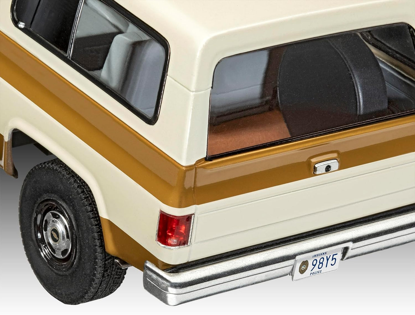 Revell 1/25th scale 1985 Jim Hopper's Chevrolet K5 Blazer: Stranger Things