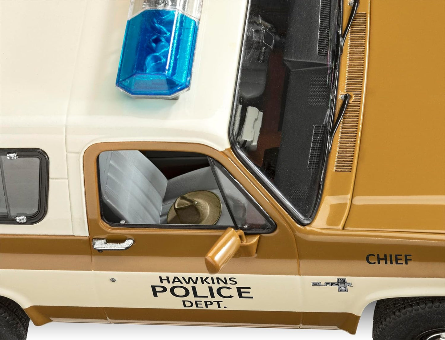 Revell 1/25th scale 1985 Jim Hopper's Chevrolet K5 Blazer: Stranger Things