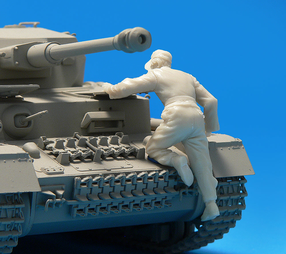 Miniart 1/35th scale German Tank Crew France 1944 Special Edition