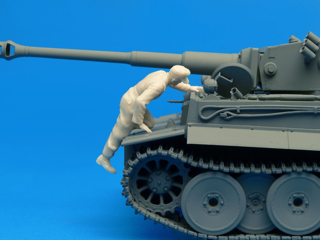 Miniart 1/35th scale German Tank Crew France 1944 Special Edition