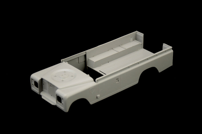 Italeri 1/35th scale Land Rover 109 Lwb
